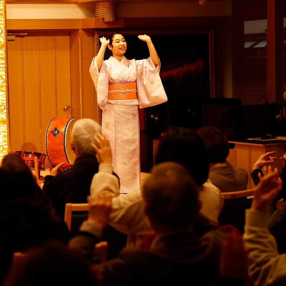 琉球舞踊で交流